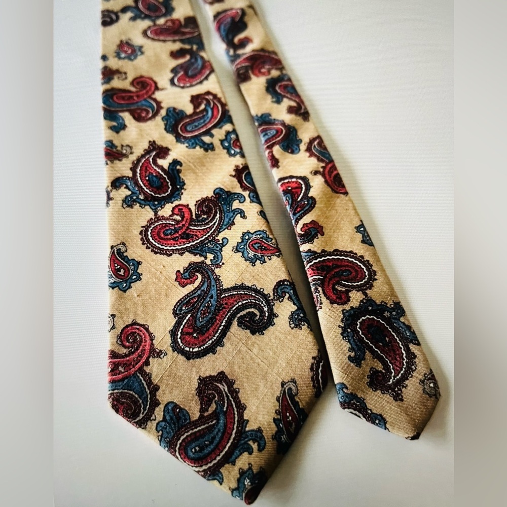 LIBERTY Of LONDON/Jordan Marsh ENGLAND 100% Woven Silk Necktie PAISLEY 3.25x60”